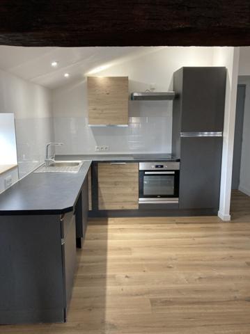 T3 rénové - Centre Marans - 2 chambres - Grande pièce de vie 40 m²