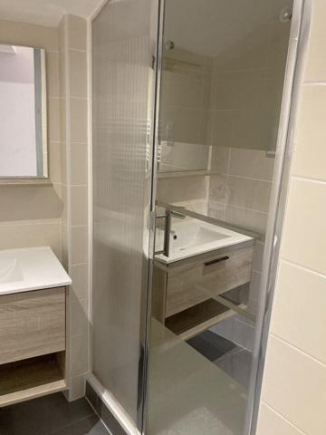 T3 rénové - Centre Marans - 2 chambres - Grande pièce de vie 40 m²