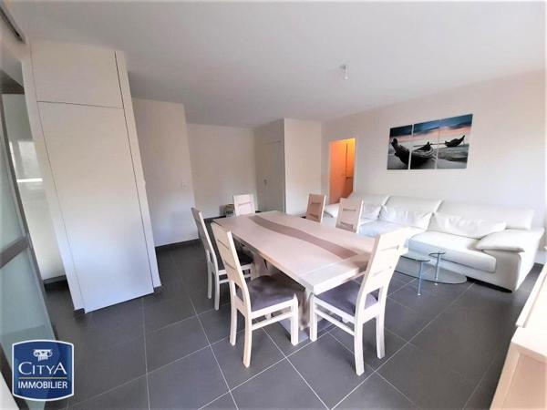 Appartement à louer 3 pièces 72.4m²