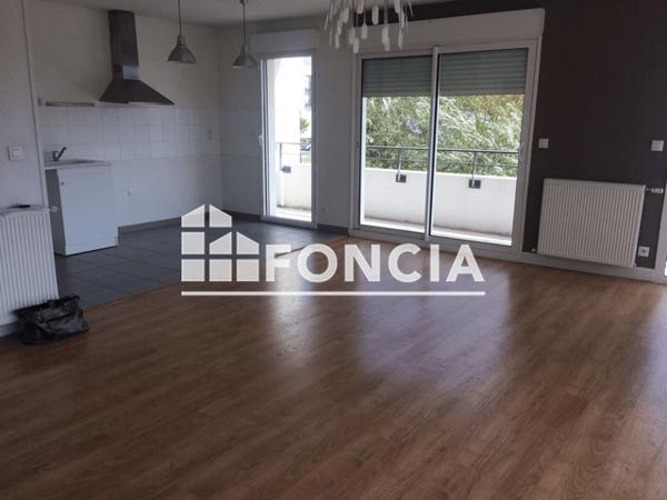 Location Appartement 3 pièces 76.2 m² - 32 AVENUE RAYMOND MANAUD Bruges 33520