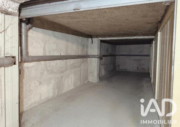 Parking à vendre 28 m² Paris 17