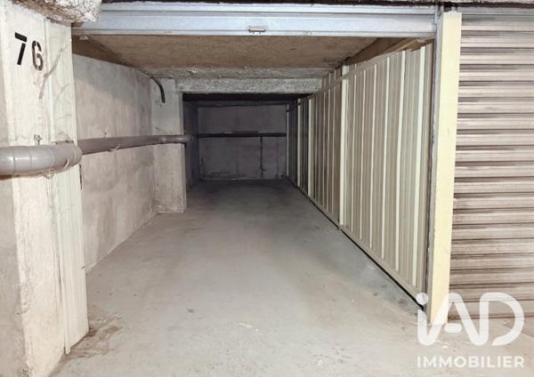 Parking à vendre 28 m² Paris 17