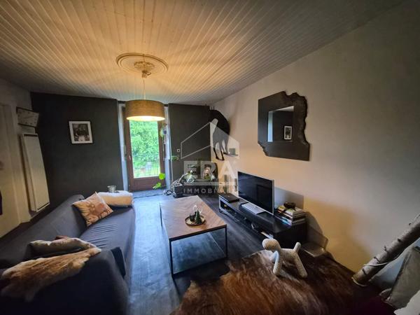 Maison pleine de charme à Ornans ,fort potentiel à exploiter !