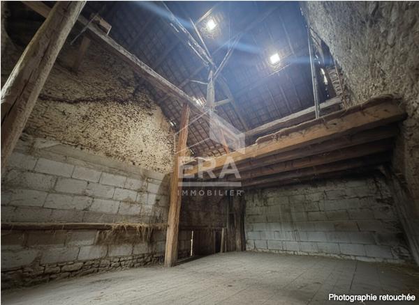 Maison pleine de charme à Ornans ,fort potentiel à exploiter !