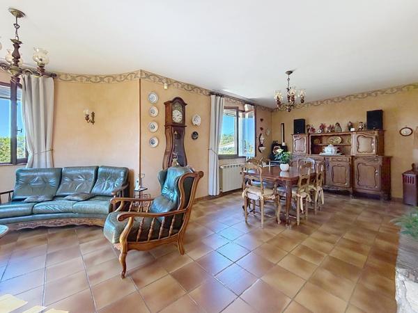 Maison 7 pièces 163 m2 sur parcelle de 994 m2