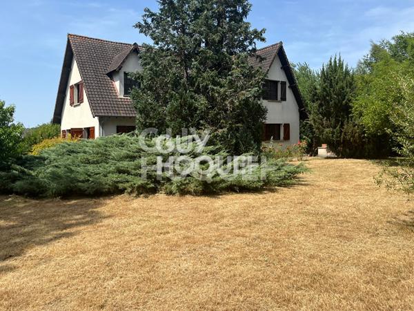 MAISON FAMILIALE SUR SOUS-SOL TOTAL DE 7 PIECES (179.5 m²) À ETIOLLES