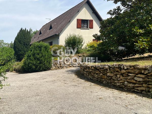 MAISON FAMILIALE SUR SOUS-SOL TOTAL DE 7 PIECES (179.5 m²) À ETIOLLES
