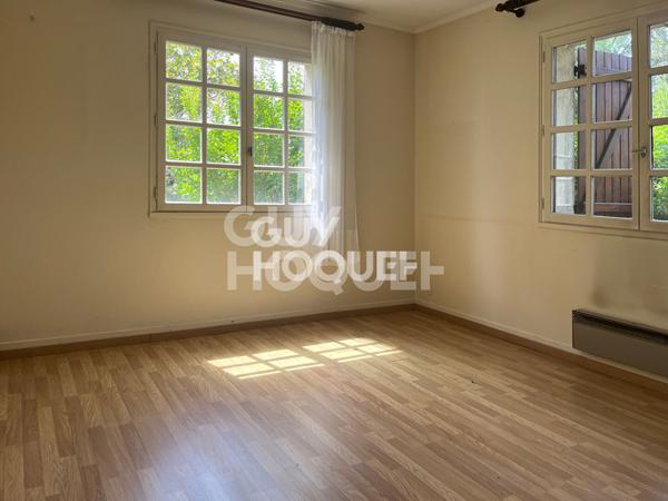 MAISON FAMILIALE SUR SOUS-SOL TOTAL DE 7 PIECES (179.5 m²) À ETIOLLES