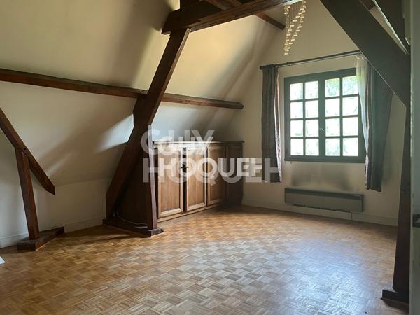 MAISON FAMILIALE SUR SOUS-SOL TOTAL DE 7 PIECES (179.5 m²) À ETIOLLES