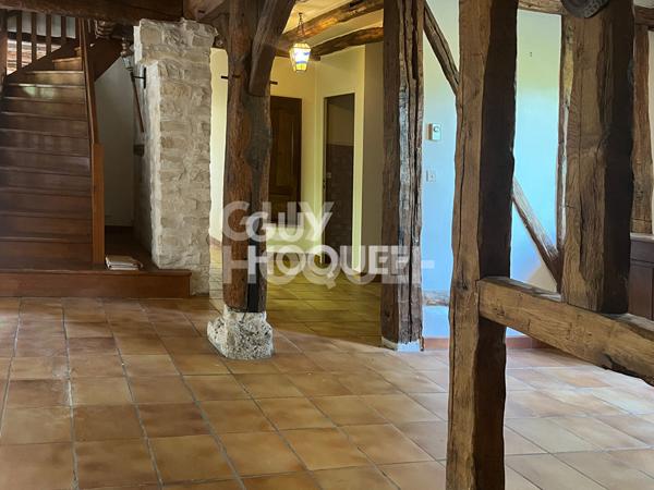 MAISON FAMILIALE SUR SOUS-SOL TOTAL DE 7 PIECES (179.5 m²) À ETIOLLES