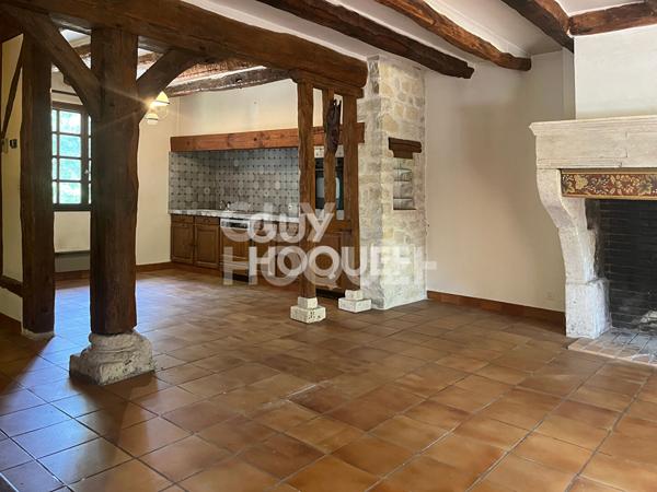 MAISON FAMILIALE SUR SOUS-SOL TOTAL DE 7 PIECES (179.5 m²) À ETIOLLES