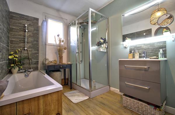 BON ENCONTRE - Maison de plain-pied avec 4 chambres et jardin dominant de 2480m².