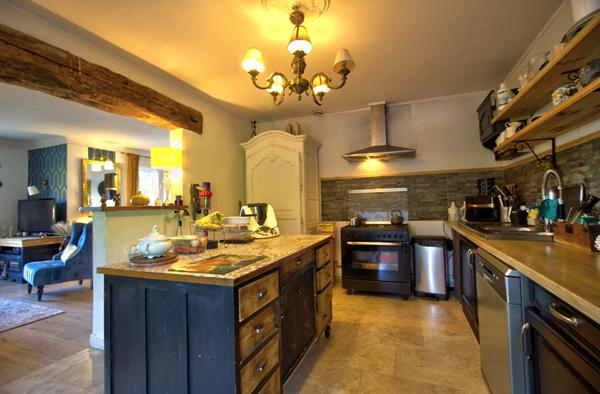 BON ENCONTRE - Maison de plain-pied avec 4 chambres et jardin dominant de 2480m².