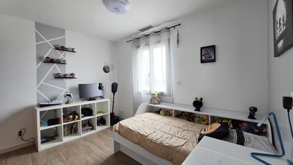 Magnifique maison contemporaine T5 de 2021 avec piscine à Alleins