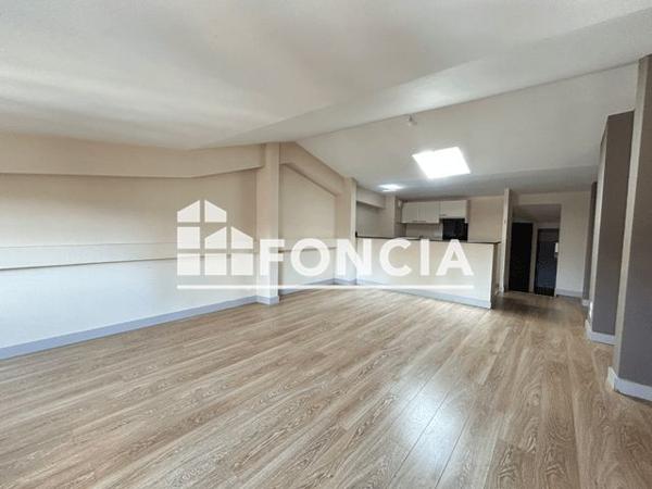 Location Appartement 3 pièces 74.68 m² - 3e ETAGE - PORTE 31 Saintes 17100