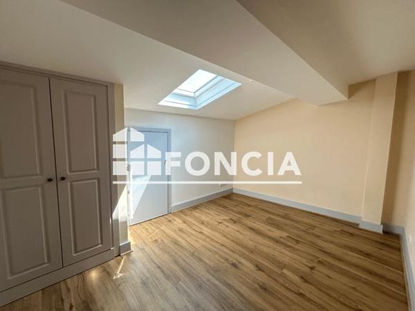 Location Appartement 3 pièces 74.68 m² - 3e ETAGE - PORTE 31 Saintes 17100