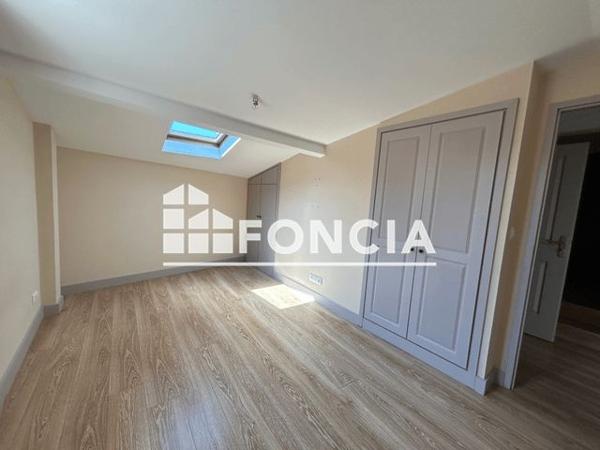 Location Appartement 3 pièces 74.68 m² - 3e ETAGE - PORTE 31 Saintes 17100