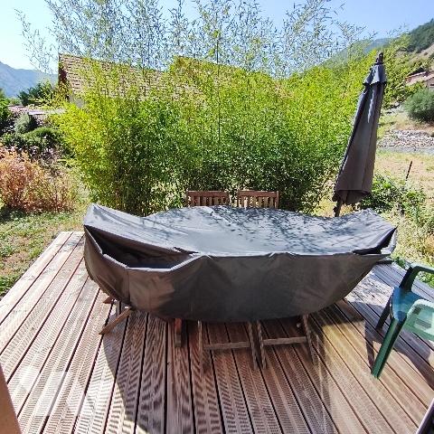 Maison T3 de plain-pied de 82 m² (2021) sur terrain de 686 m² avec piscine et garage ...