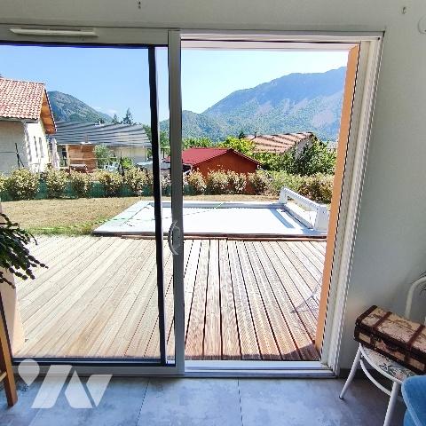 Maison T3 de plain-pied de 82 m² (2021) sur terrain de 686 m² avec piscine et garage ...