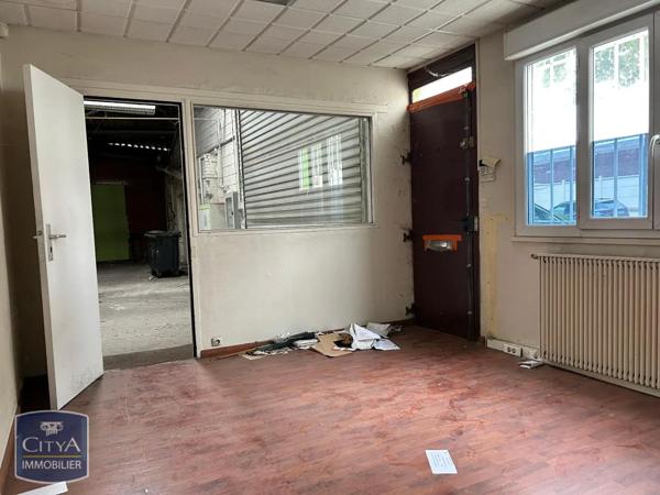 Local professionnel à vendre 500m²