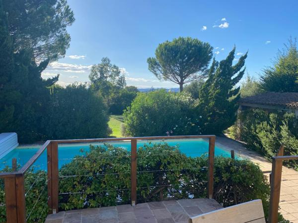 Eyragues (13630) EYRAGUES (13630) - MAISON EN POSITION DOMINANTE AVEC PISCINE SUR BEAU TERRAIN DE 2350 M2