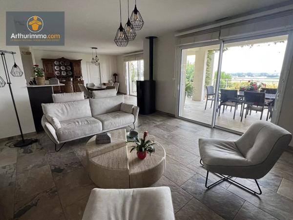 Vente                                                      Maison
                        
                     6 pièces                      177 m2                     à Marmande