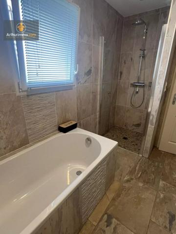 Vente                                                      Maison
                        
                     6 pièces                      177 m2                     à Marmande