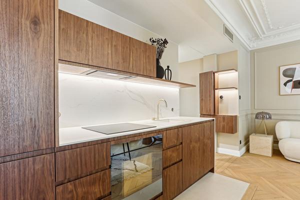 Paris 8ème - Les Jardins de Friedland - Calme - 3 pièces - Refait à neuf