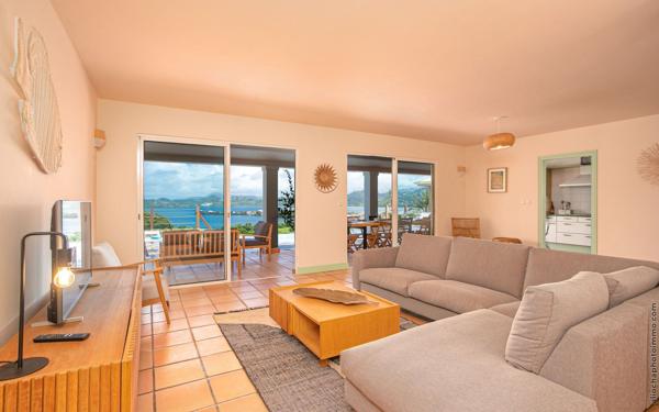 Maison à louer    6 pièces • 270 m2 Le Robert