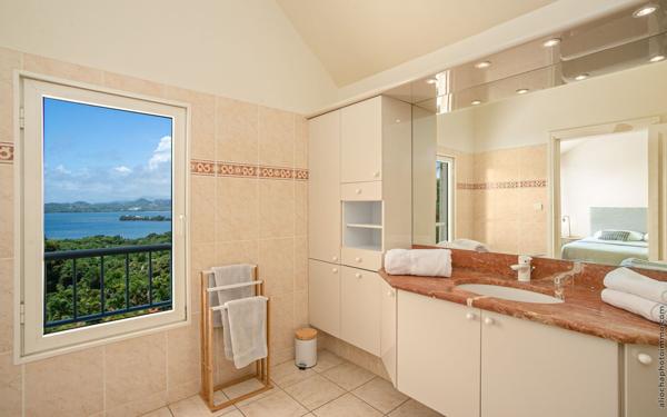 Maison à louer    6 pièces • 270 m2 Le Robert