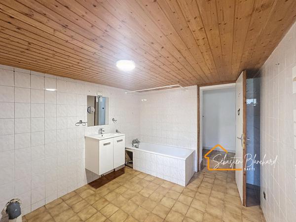 Maison à rénover de 87m2 et grange attenante 180m2