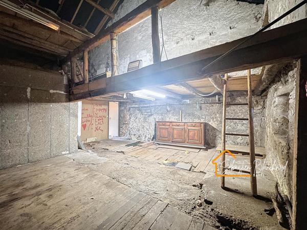 Maison à rénover de 87m2 et grange attenante 180m2