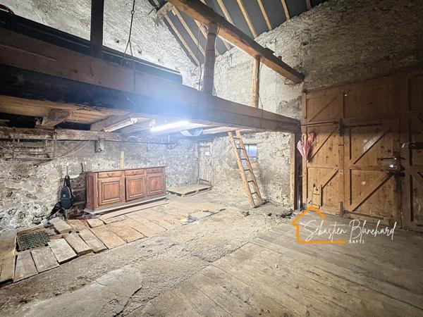 Maison à rénover de 87m2 et grange attenante 180m2