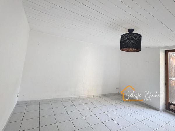 Maison à rénover de 87m2 et grange attenante 180m2