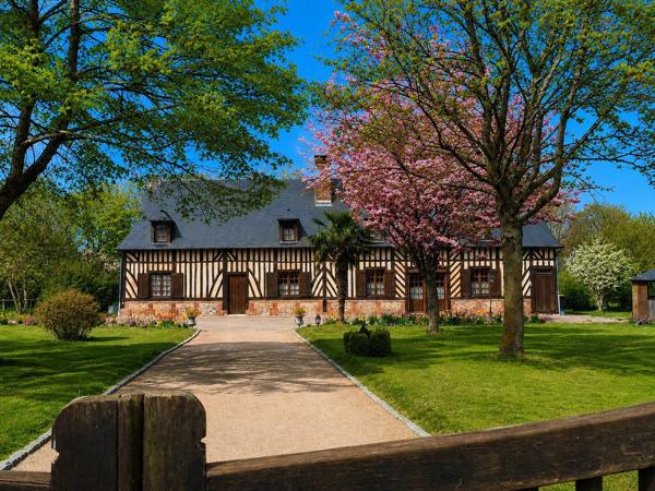 Vente                                                      Propriété
                        
                     7 pièces                      153 m2                     à Cormeilles