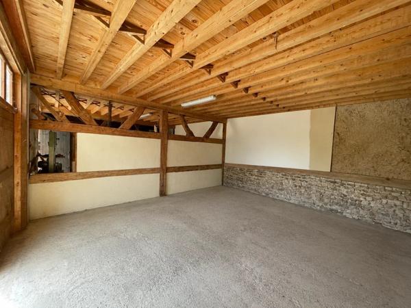 Vente                                                      Propriété
                        
                     7 pièces                      153 m2                     à Cormeilles
