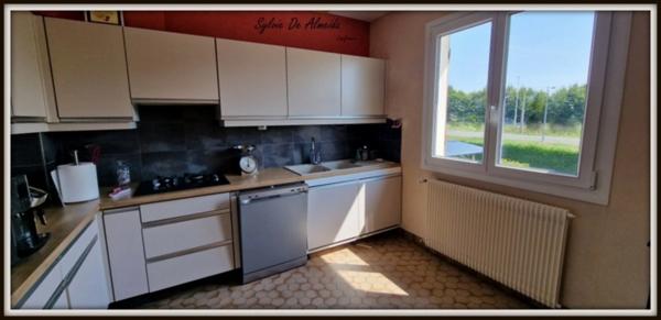 Maison à vendre 5 pièces SENNECE LES MACON (71)terrain clos 1600 m² piscine