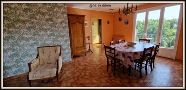 Maison à vendre 5 pièces SENNECE LES MACON (71)terrain clos 1600 m² piscine