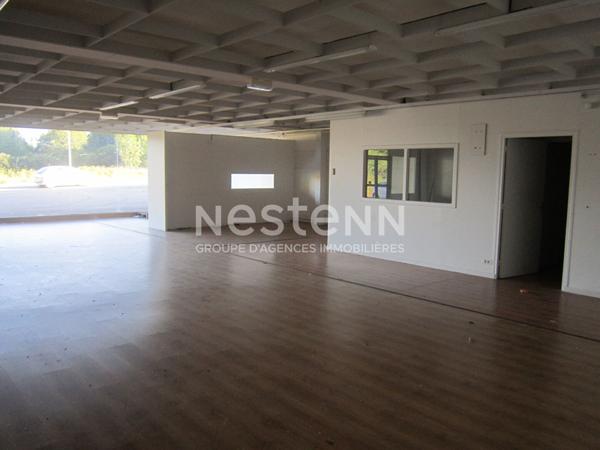 Localcommercial * 3000 M² * 19200 Ussel * 395 000  €