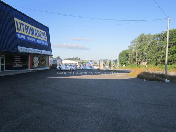 Localcommercial * 3000 M² * 19200 Ussel * 395 000  €