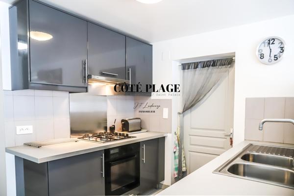 VAUX-SUR-MER VILLA FAMILIALE 1978 D'ARCHITECTE RENOVEE - 800 M PLAGE DE NAUZAN AU PRIX DE 836 000 € FAI