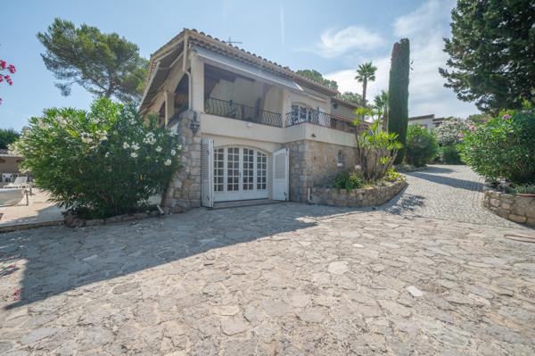 Mougins (06250) Projet exceptionnel à Mougins- 200m2 à réinventer.