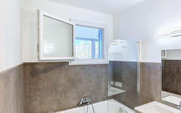 Appartement à vendre    5 pièces • 130 m2 Canohès