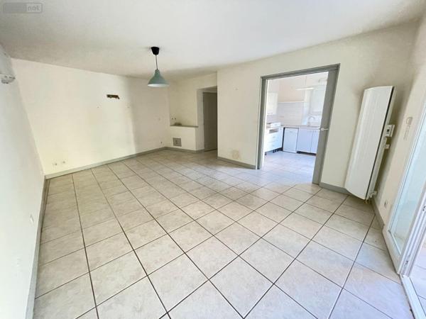 Maison de ville à vendre à Gréoux-les-Bains dans les Alpes-de-Haute-Provence (04800), ref : 025/1904   
Centre ville