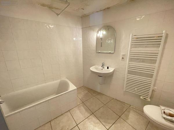 Maison de ville à vendre à Gréoux-les-Bains dans les Alpes-de-Haute-Provence (04800), ref : 025/1904   
Centre ville