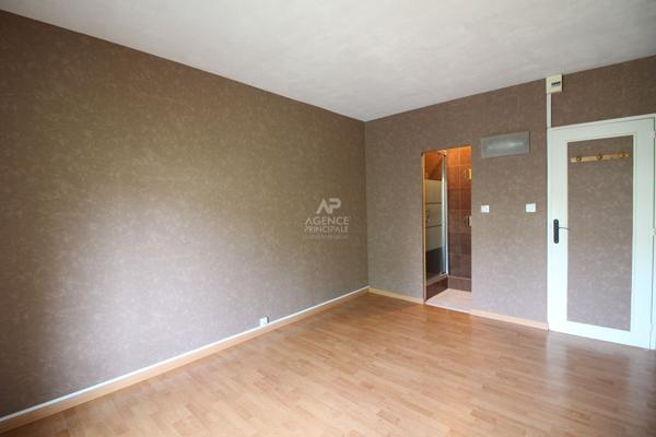 Appartement avec 4 chambres à 15 minutes à pied de la gare d'Ermont-Eaubonne ! 249 000 € **  - Référence  26-3882