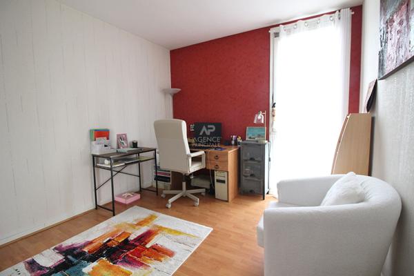 Appartement avec 4 chambres à 15 minutes à pied de la gare d'Ermont-Eaubonne ! €279 000 ** - Référence 26-3882