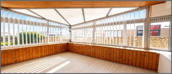 Appartement avec ascenseur, garage, cave, véranda et balcon