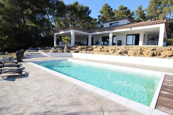 Maison Bouc Bel Air 7 pièces 206 m2 sur une parcelle de 2400 m² + piscine, jacuzzi