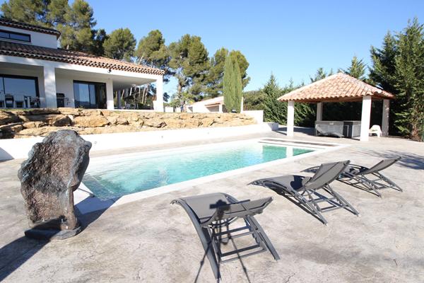 Maison Bouc Bel Air 7 pièces 206 m2 sur une parcelle de 2400 m² + piscine, jacuzzi